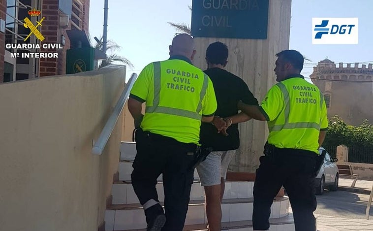 La Guardia Civil detiene al conductor que se dio a la fuga en un control de alcoholemia con un turismo robado en Alicante