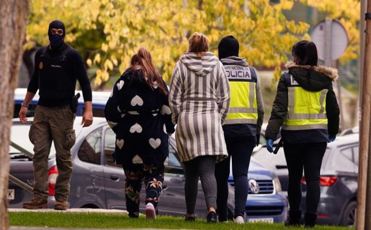 El auge de narcopisos y bandas latinas extiende la videovigilancia a otros cuatro barrios de Madrid