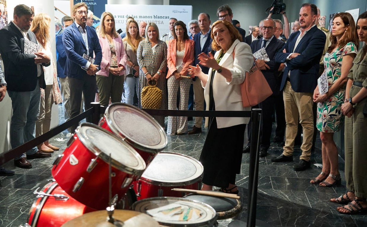Marimar Blanco ha donado al Memorial de Víctimas de Vitoria la primera batería de Miguel Ángel Blanco
