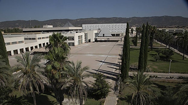 Panorámica del patio principal del recinto fabril