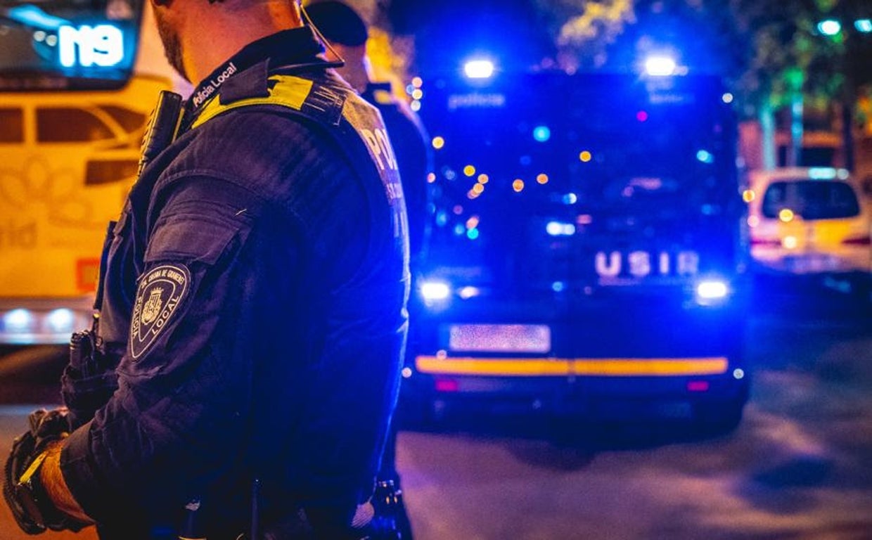 Una patrulla de la Policía Local de Santa Coloma