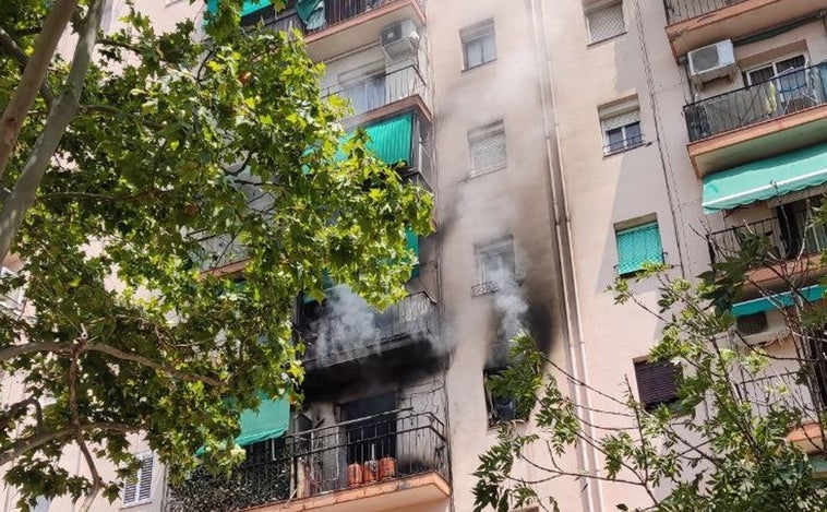 Muere una mujer de 68 años tras el incendio de su piso en Torelló (Barcelona)