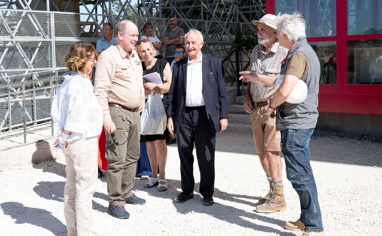 Alberto de Mónaco emula el entusiasmo de su tatarabuelo por la arqueología y visita Atapuerca