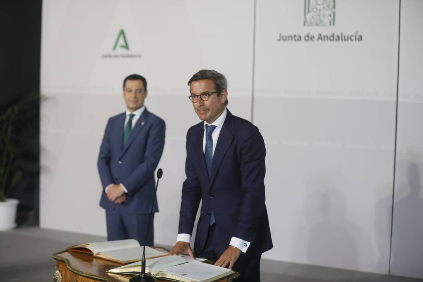 Foto de familia y toma de posesión de los nuevos consejeros de la Junta