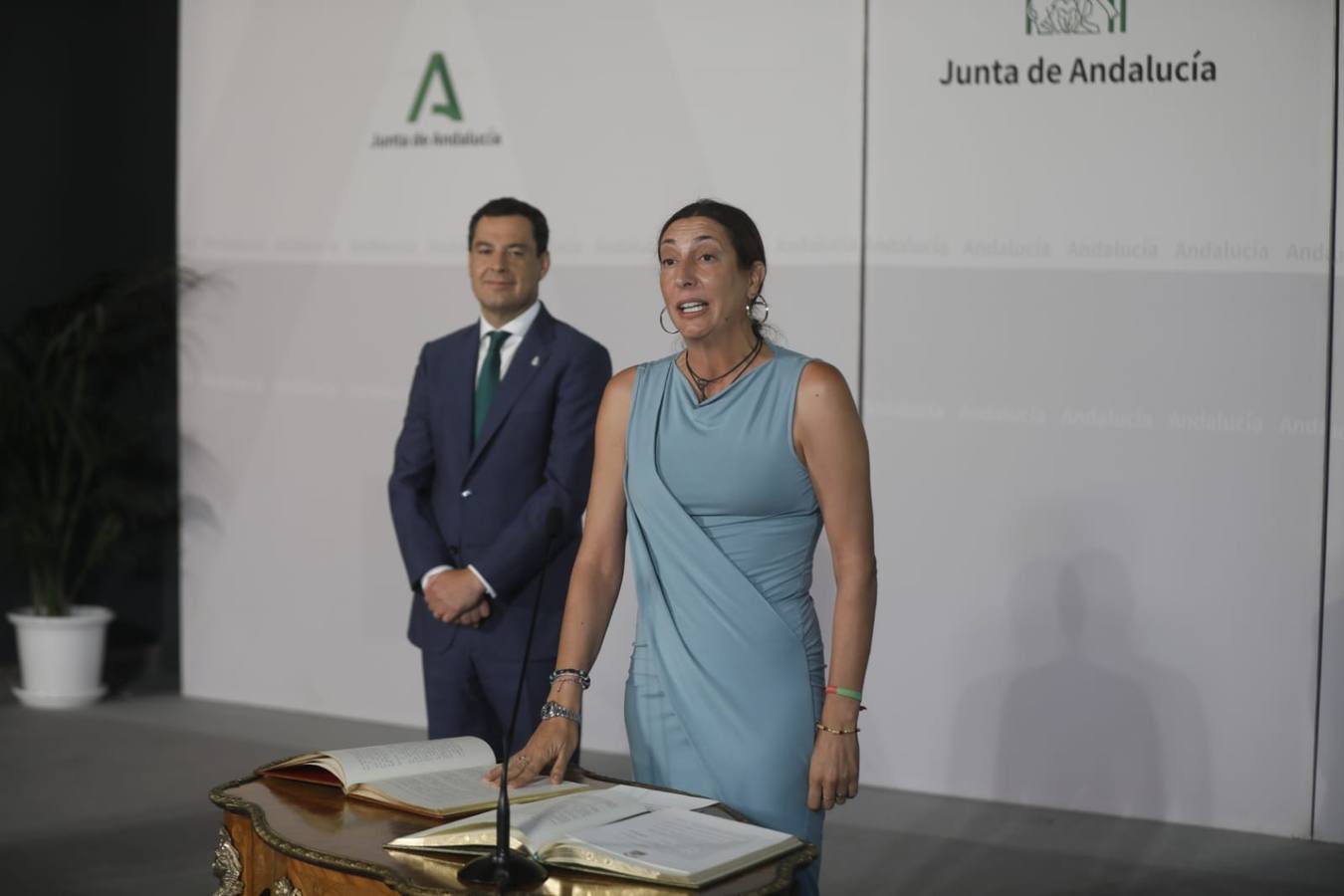 Foto de familia y toma de posesión de los nuevos consejeros de la Junta