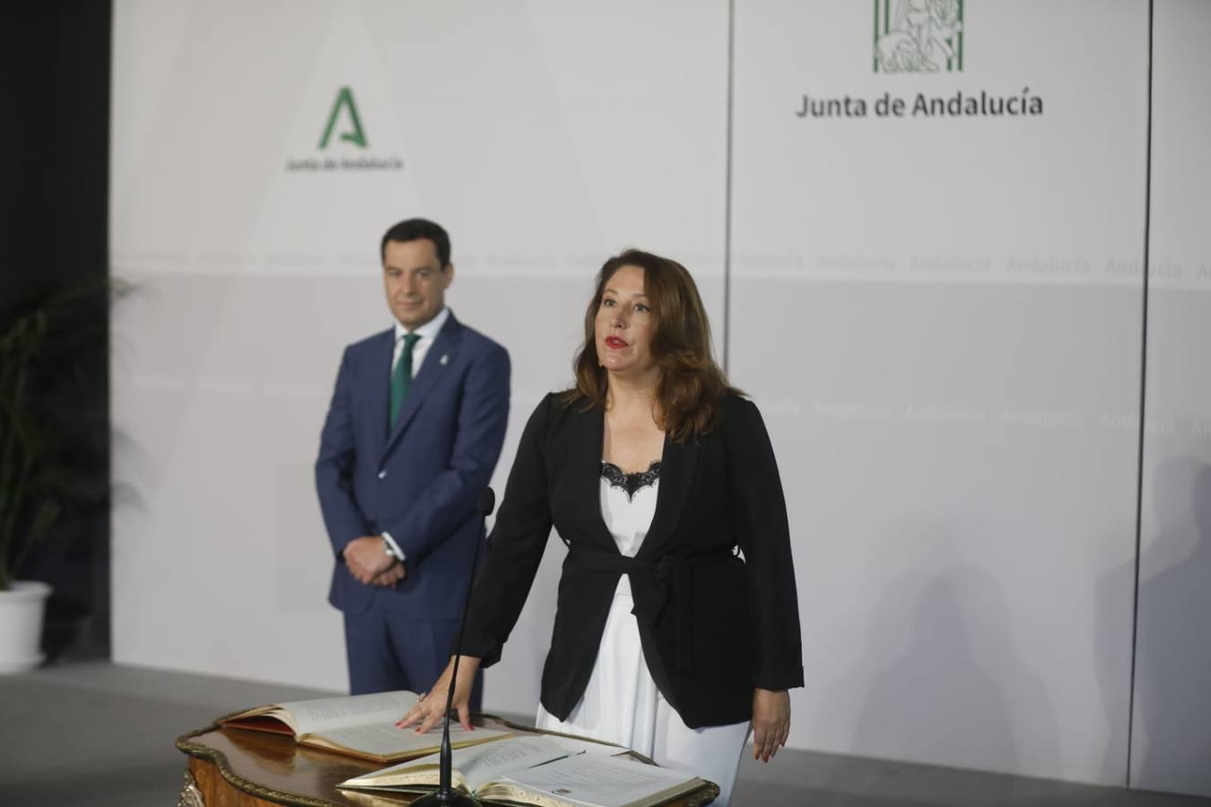 Foto de familia y toma de posesión de los nuevos consejeros de la Junta