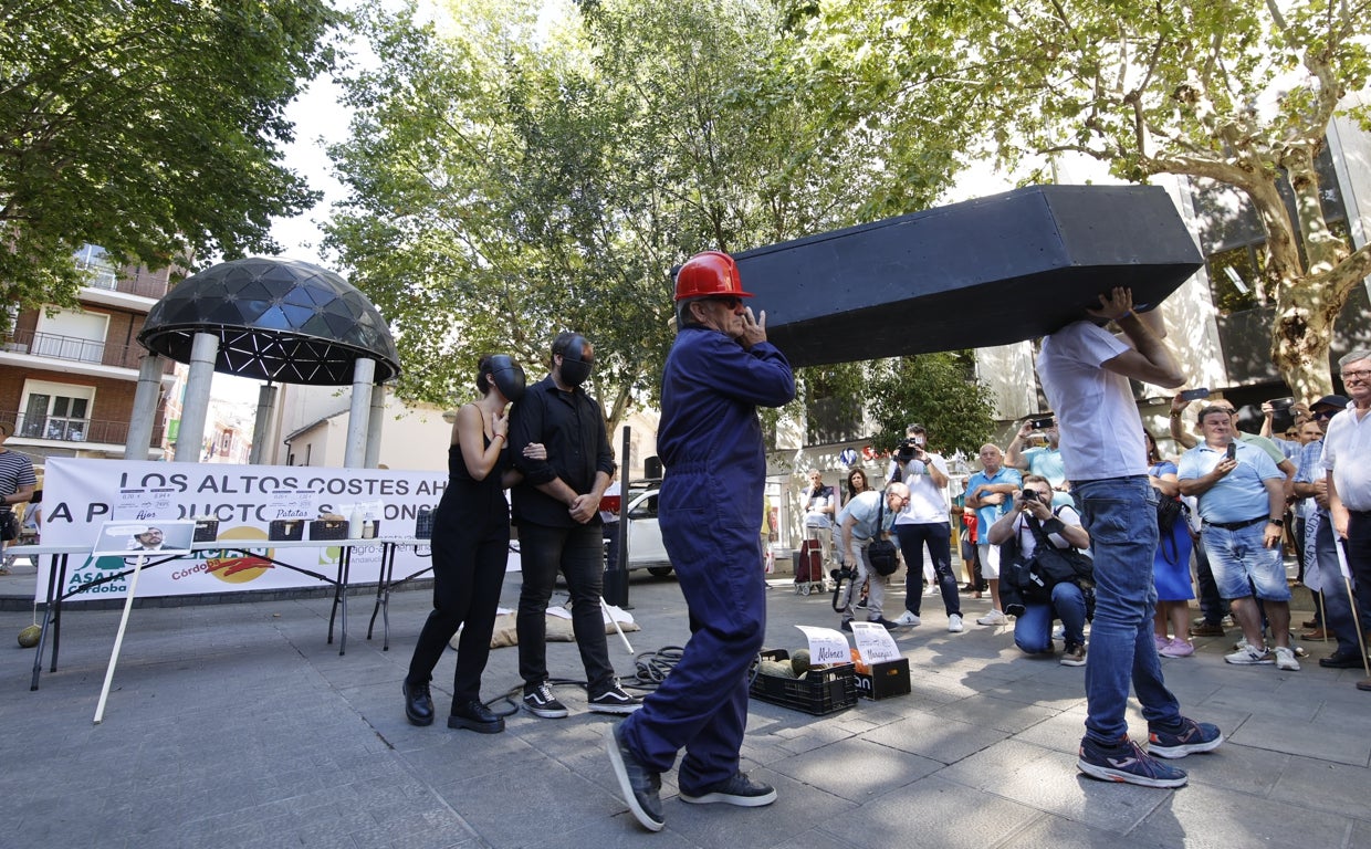 Escenificación de la muerte de la agricultura en Córdoba