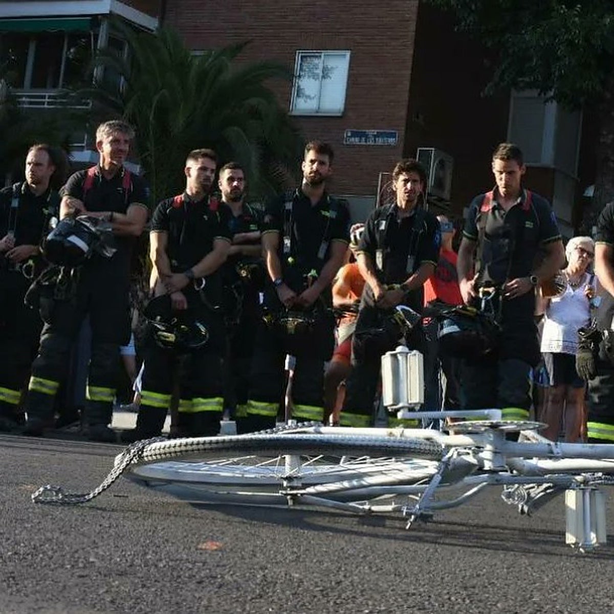 Investigan si el conductor que atropelló al bombero iba a 100 km/h y se saltó un semáforo