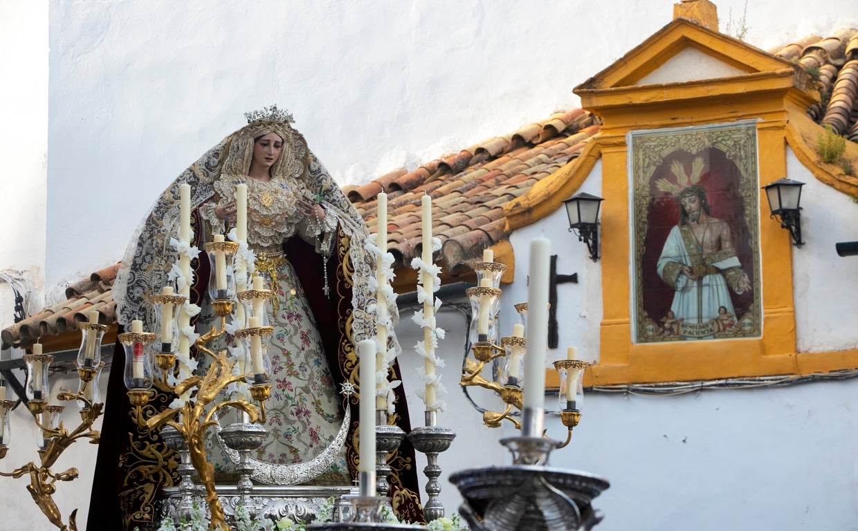 La Virgen de la Paz, durante el Vía Lucis que realizó en mayo