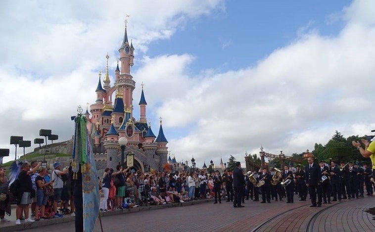 'Paquito el Chocolatero' suena en la cabalgata de Disneyland París