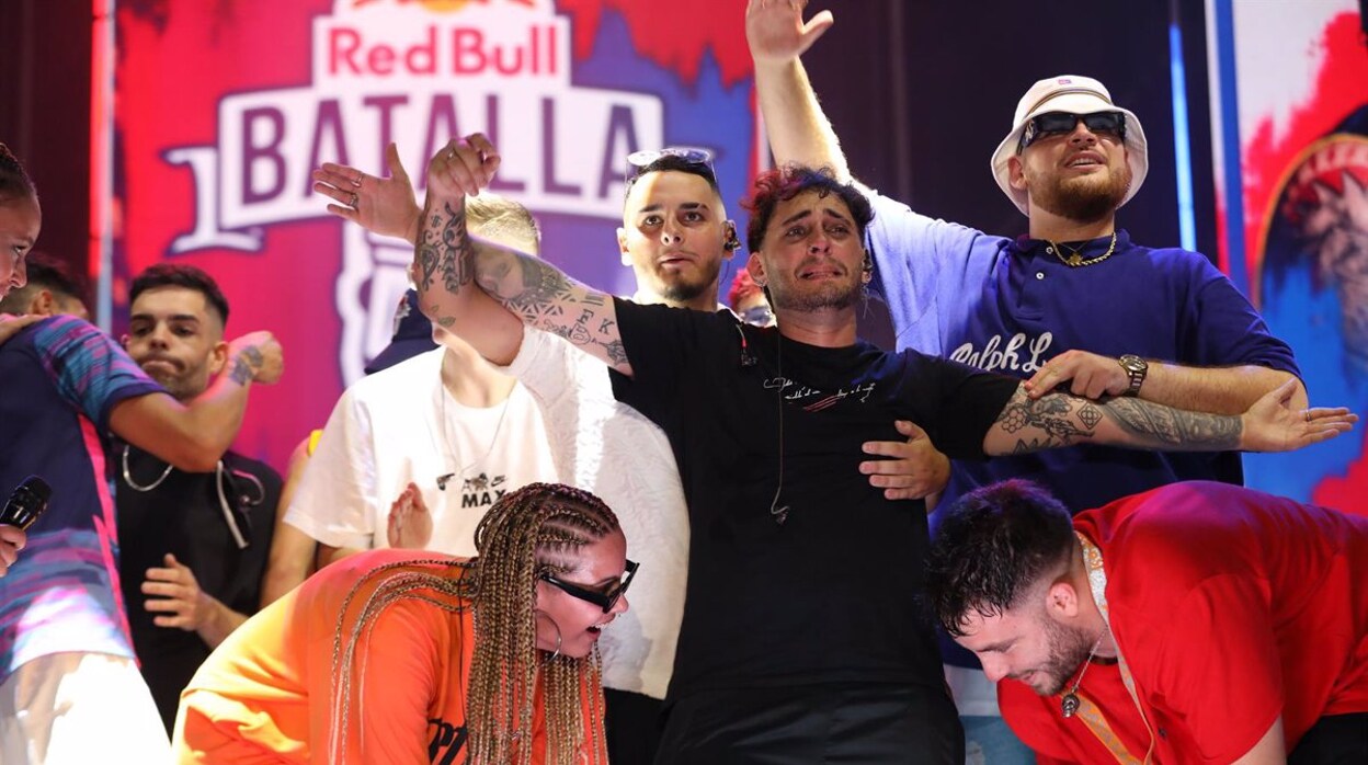 El rapero Blon se corona en Fuengirola para representar a España en la final de la Red Bull Batalla en México