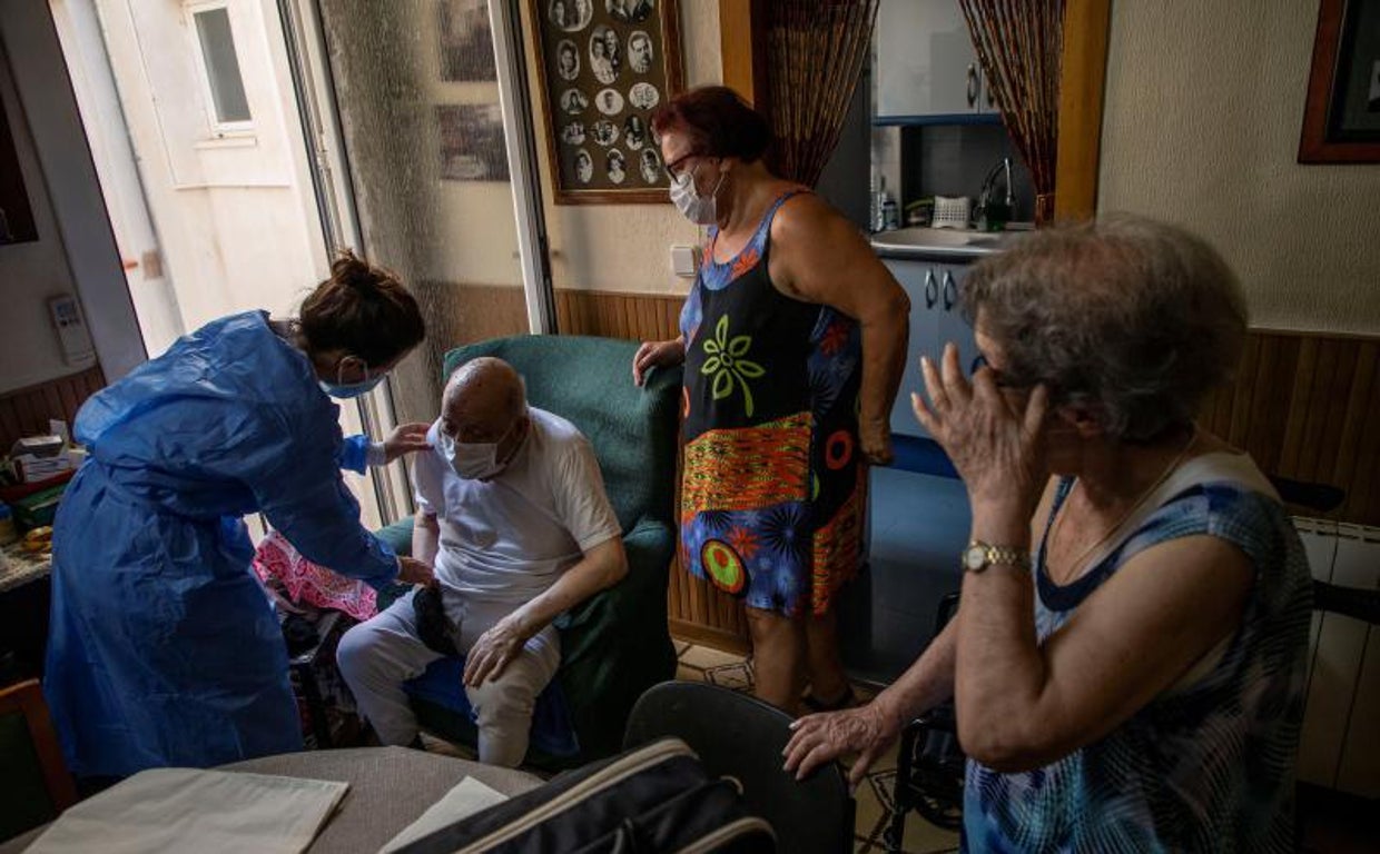 Personal de un servicio de atención a domicilio para personas mayores