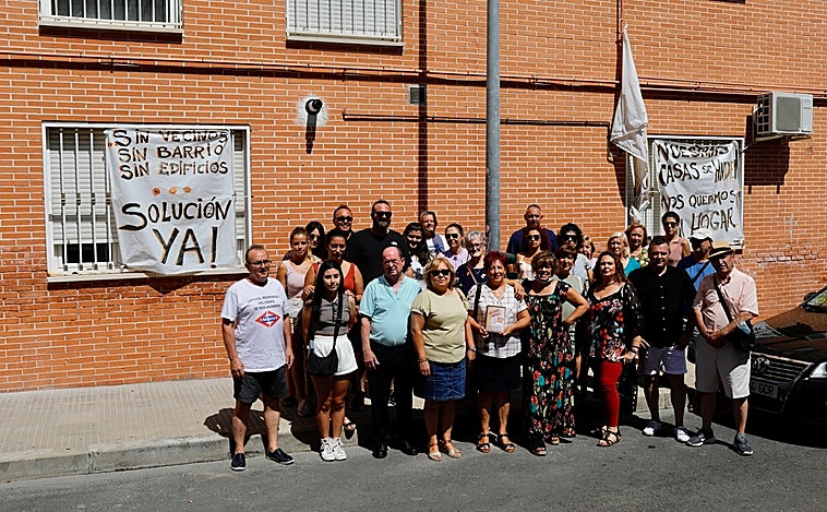 Las obras de la línea 7B de Metro dejan sin casa ni alternativa a 24 familias: «Nos han partido la vida»