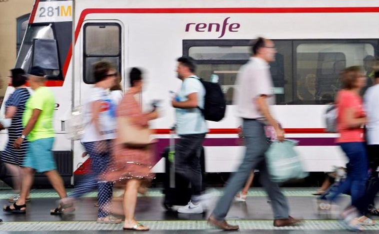 Tren gratis en Valencia: cómo funcionan los nuevos abonos de Renfe para Cercanías y Media Distancia