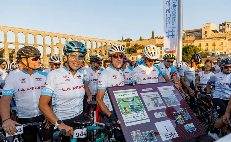 Cerca de 1.500 ciclistas recuperan 'La Perico' en Segovia