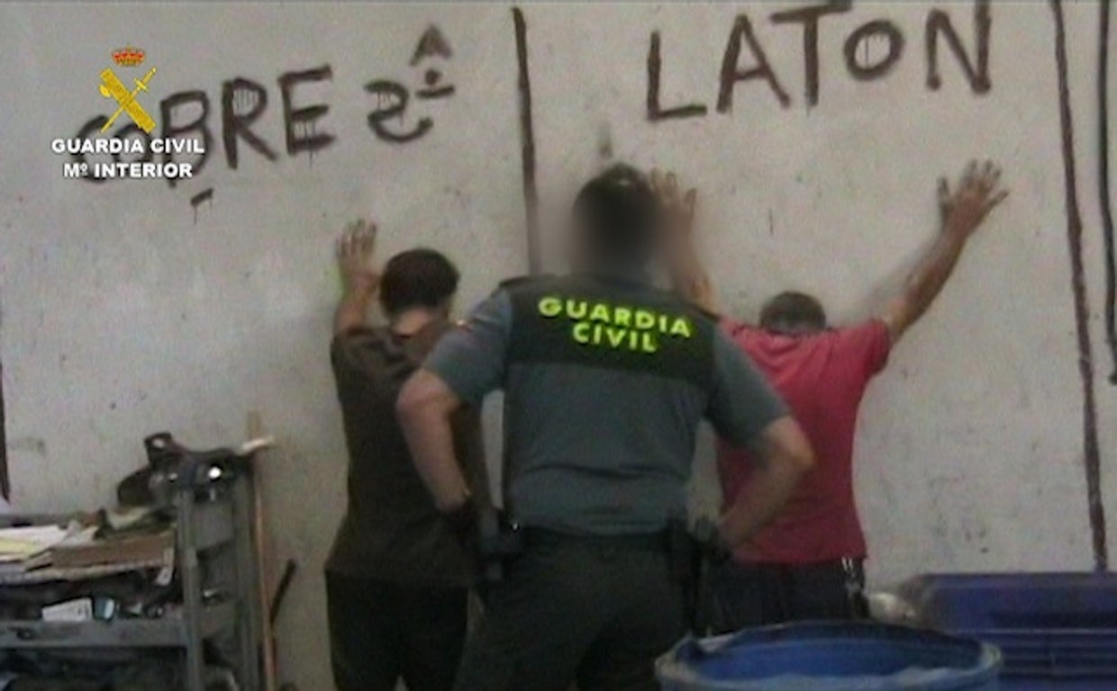 Dos detenidos por robar cobre y trasladarlo a la Cañada Real