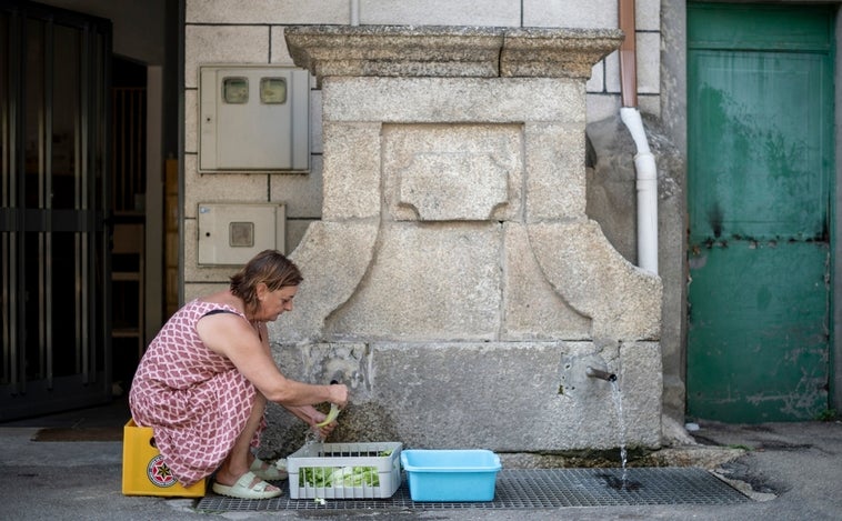 La sequía aprieta: «Aprovechamos las horas de agua para ducharnos y cocinar»