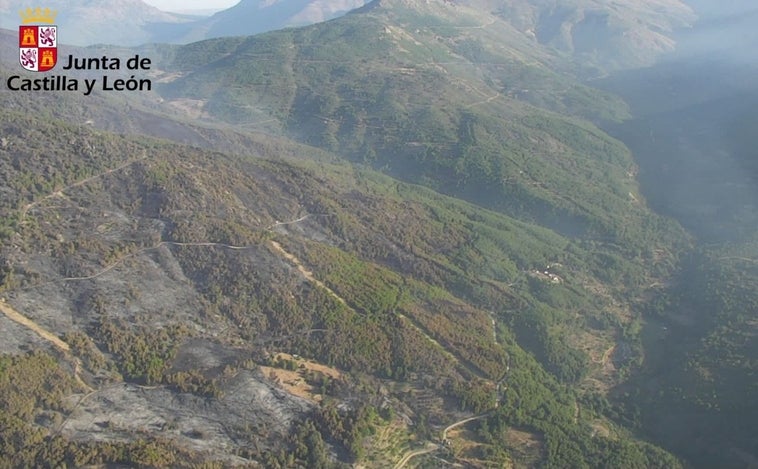 El incendio de Ávila amanece sin llama, pero con riesgo de reactivación