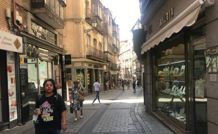 En la calle Comercio: «Si éramos pocos, parió la abuela»