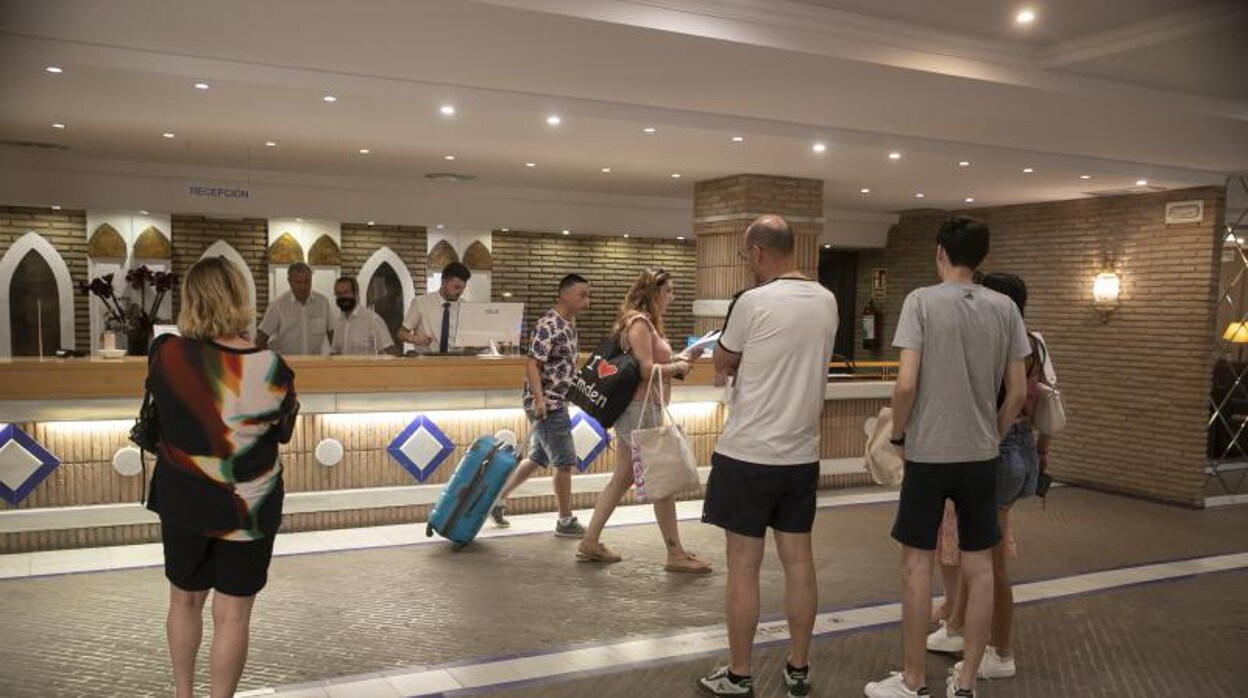 Los hoteles de Córdoba pierden un tercio de las reservas en el puente de agosto