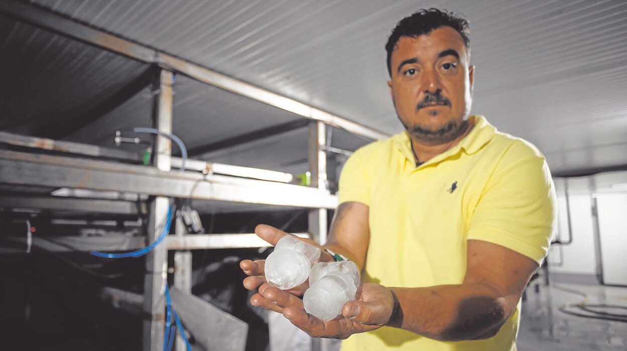 José Manuel Aparicio: «Me llaman discotecas de Ibiza pidiendo tráileres de hielo al precio que yo les ponga»