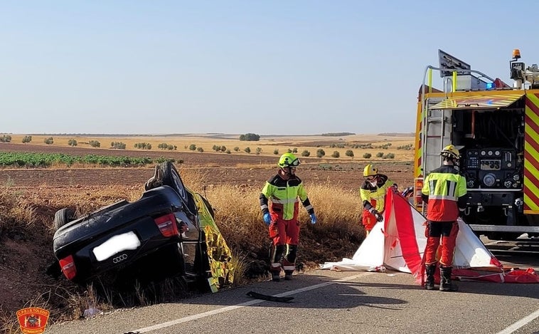 Un muerto y tres heridos tras la colisión frontal de dos turismos en Villacañas