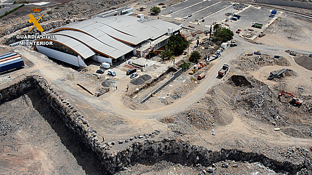 Centro de operaciones de la trama, en unos terrenos que preveían ser un centro comercial de lujo