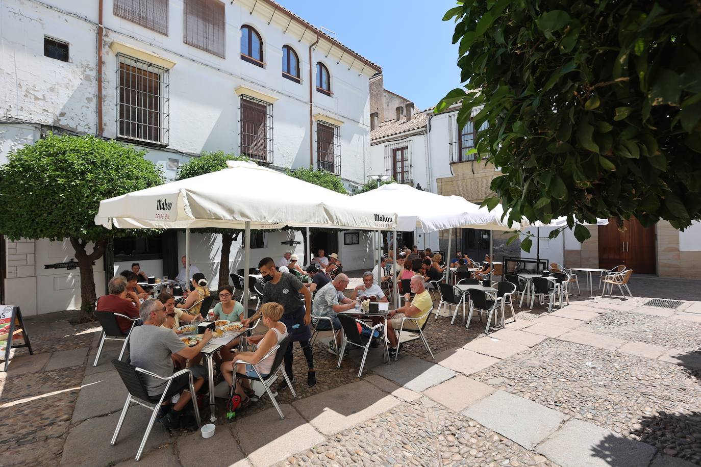 Los turistas en el último día del puente de agosto en Córdoba, en imágenes