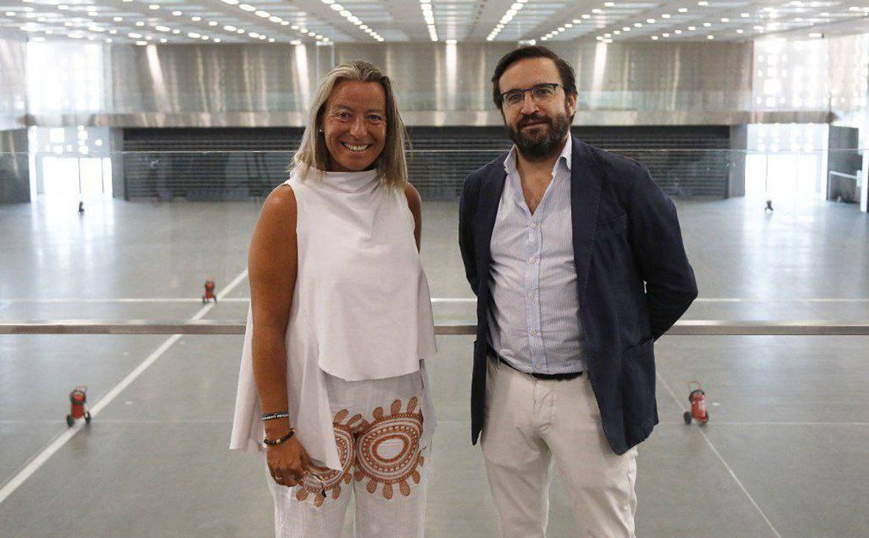 La edil de Turismo y el director de Preiper Luxe, hoy en el Centro de Ferias