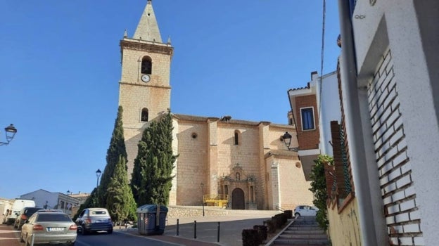 Desaparece la placa «de los caídos por Dios y por España» de la iglesia del Salvador de La Roda