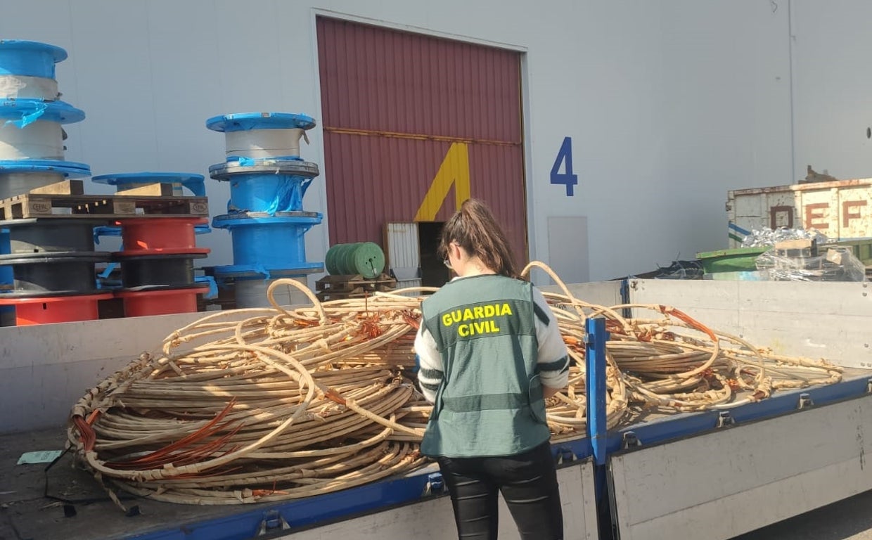 Camión con el cable sustraido