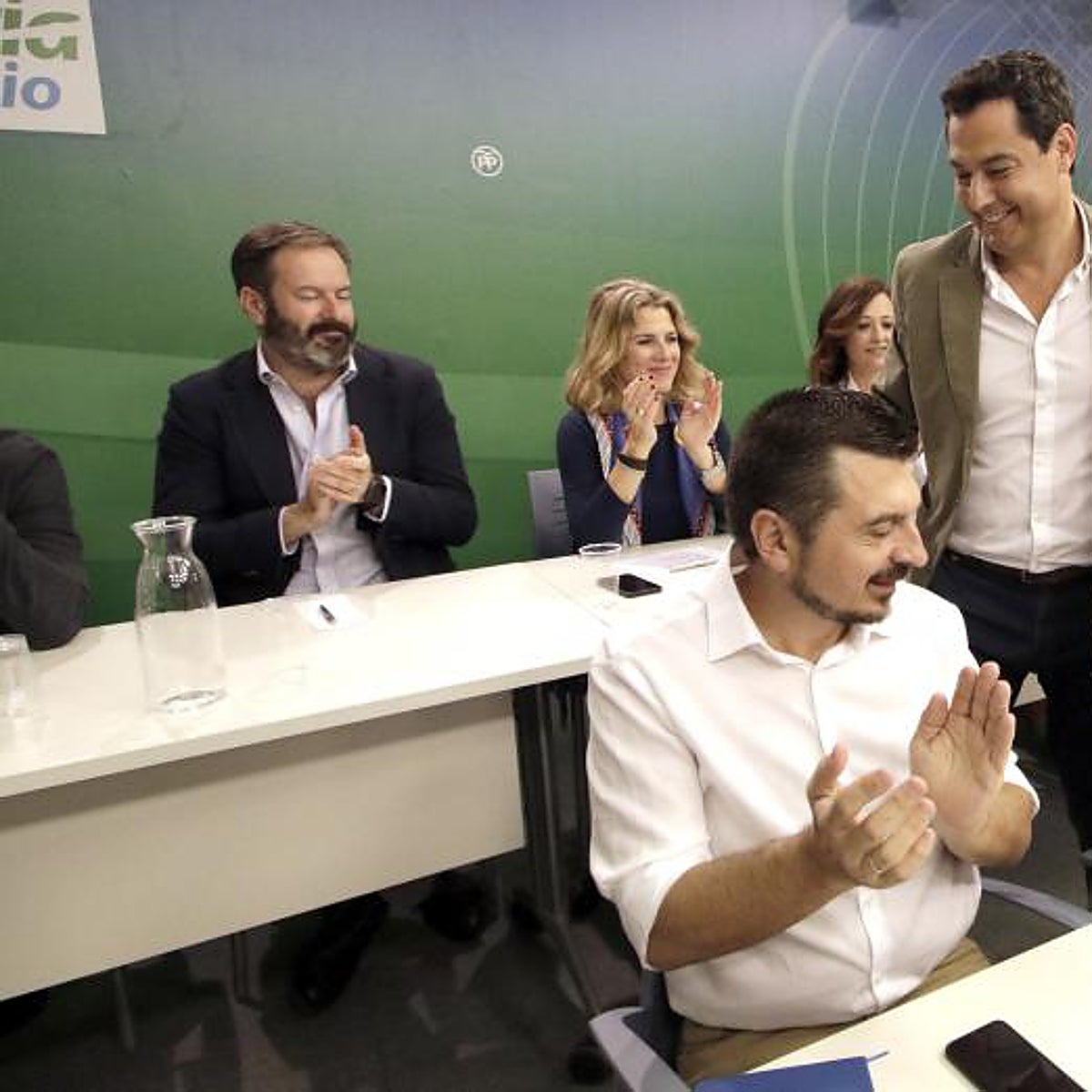 Juanma Moreno prepara cambios en la dirección del PP andaluz con la mirada puesta en las municipales