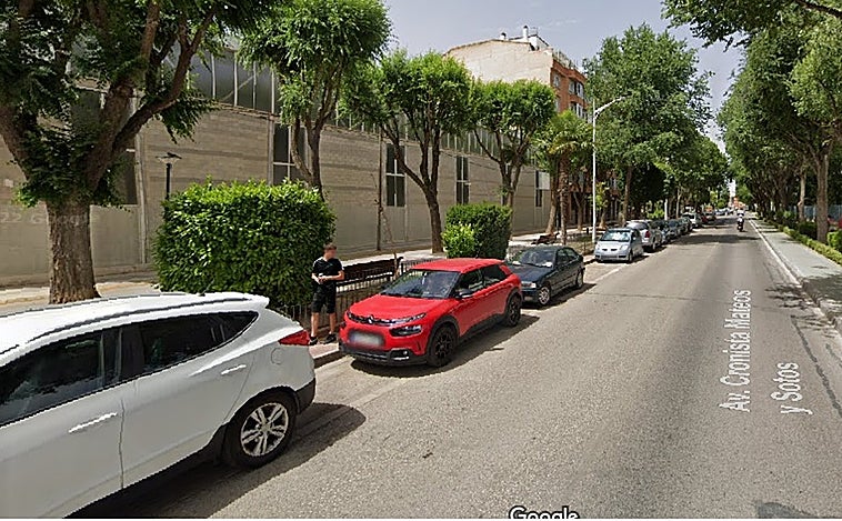 Muere el conductor de una moto al colisionar con un turismo en Albacete capital