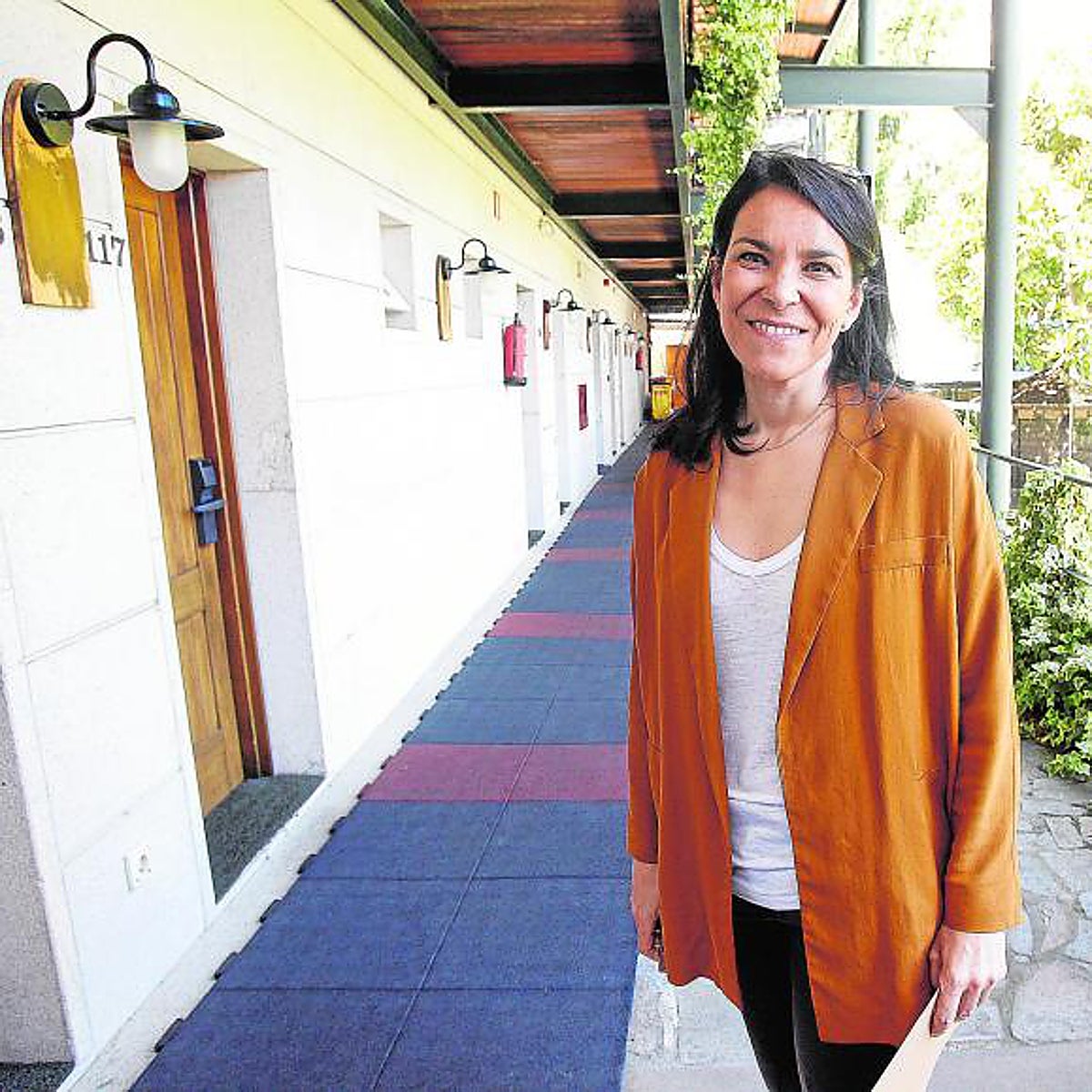 Santiago niega que esté prohibiendo los pisos turísticos: «Los estamos regulando»