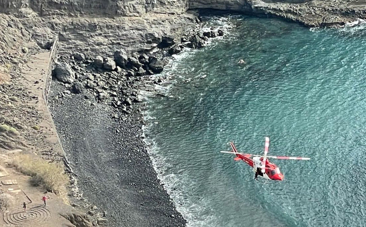 Muere un hombre y una mujer resulta herida al caerles una piedra en La  Gomera