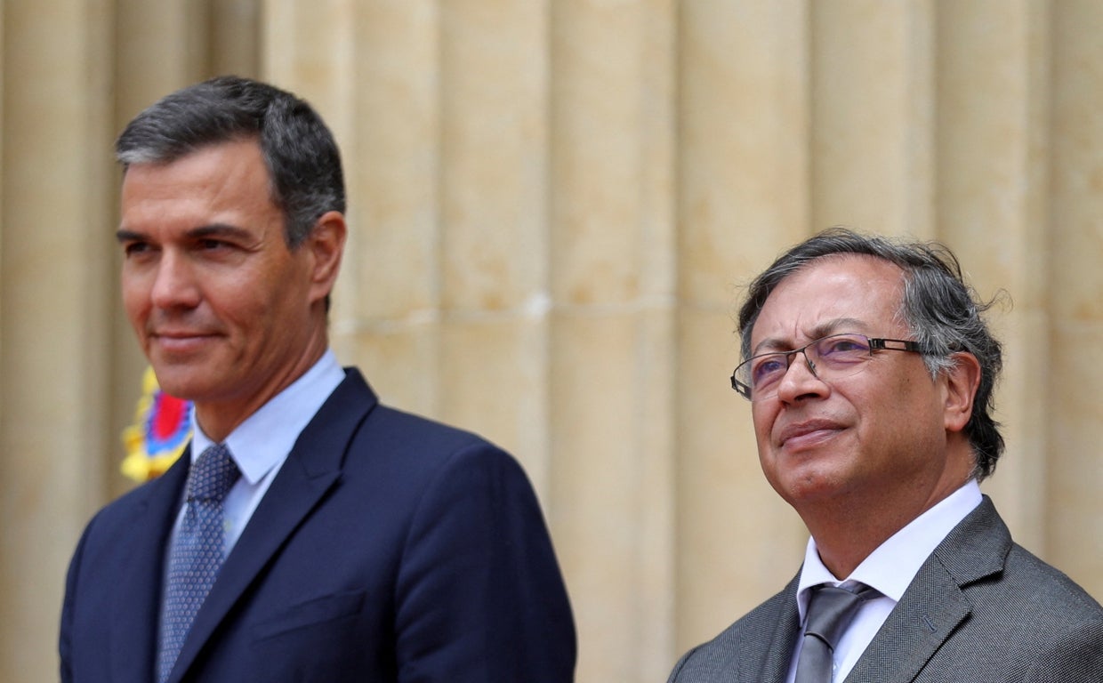 Sánchez ofrece a Petro España como sede para la negociación de Colombia con los terroristas del ELN