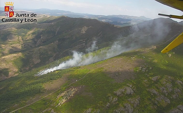 Controlado el incendio forestal en Martín Muñoz de Ayllón (Segovia)