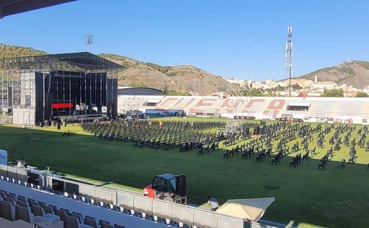 Un trabajador de 40 años resulta herido tras caer en altura mientras montaba un escenario en Cuenca