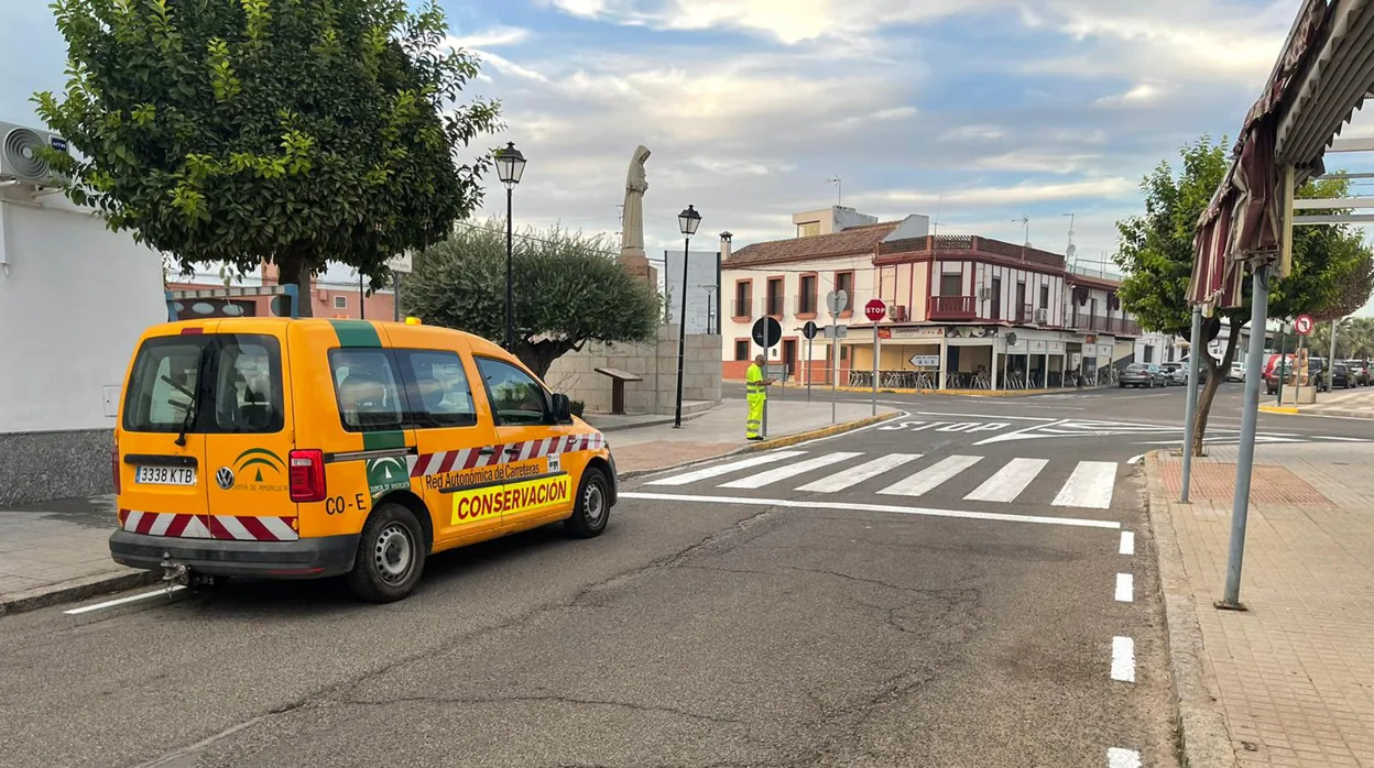 La Junta de Andalucía ejecuta la reparación de la travesía de Pedro Abad
