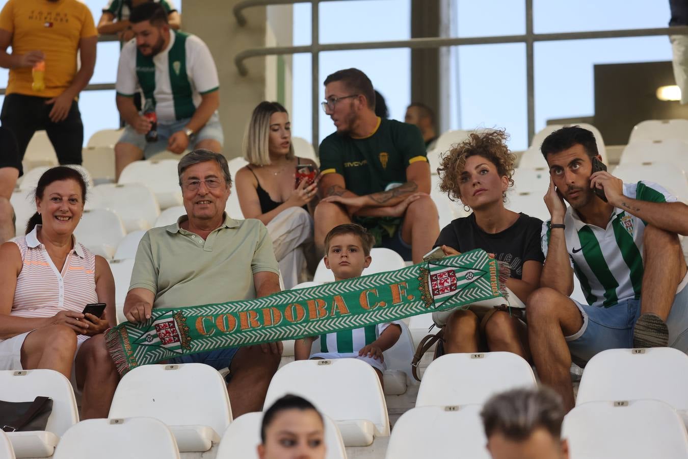 El ambiente en las gradas en el Córdoba CF - Unionistas, en imágenes