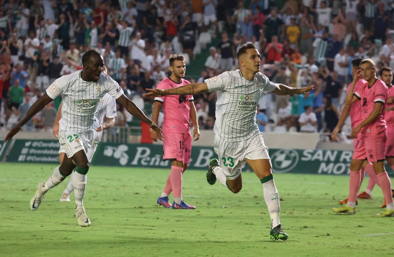 La alegría de la goleada del Córdoba CF a Unionistas, en imágenes