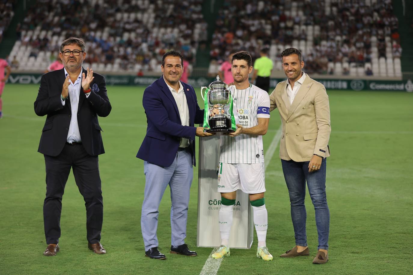 La alegría de la goleada del Córdoba CF a Unionistas, en imágenes