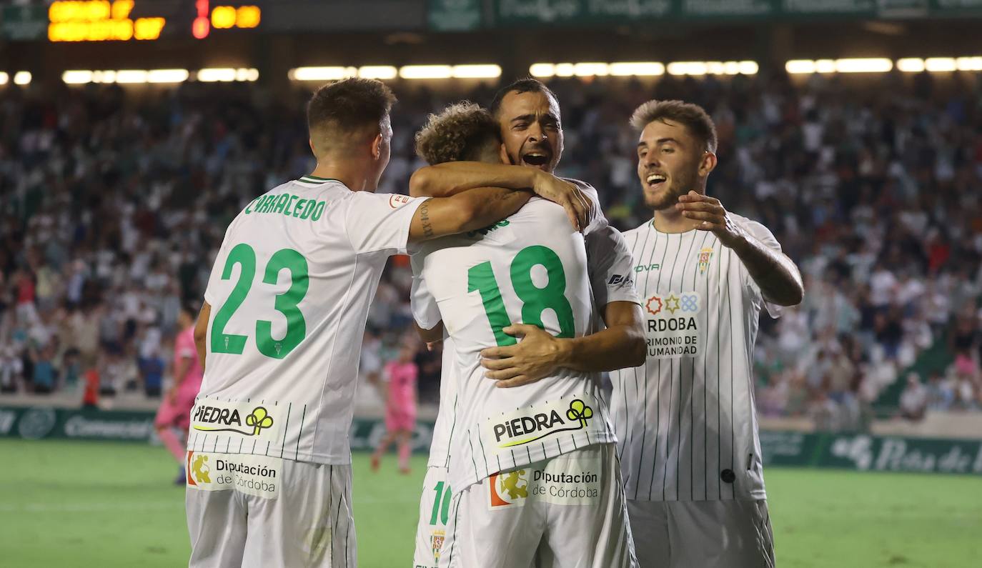 La alegría de la goleada del Córdoba CF a Unionistas, en imágenes