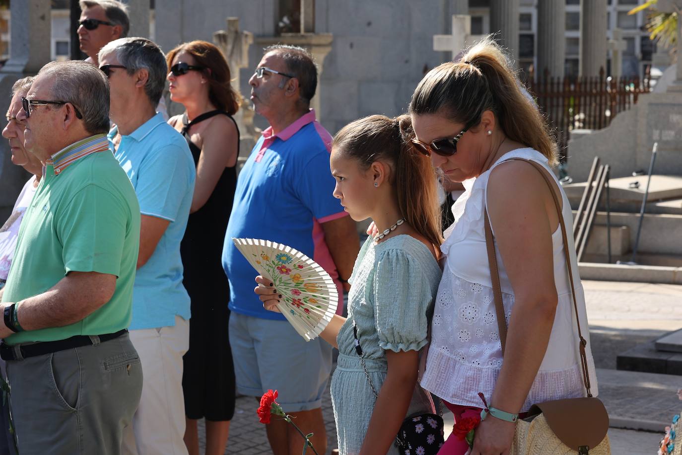 La ofrenda floral a Manolete en Córdoba, en imágenes