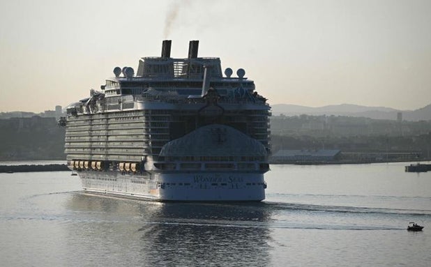 Tres detenidos por estafar al casino del crucero más grande del mundo haciendo trampas al póker