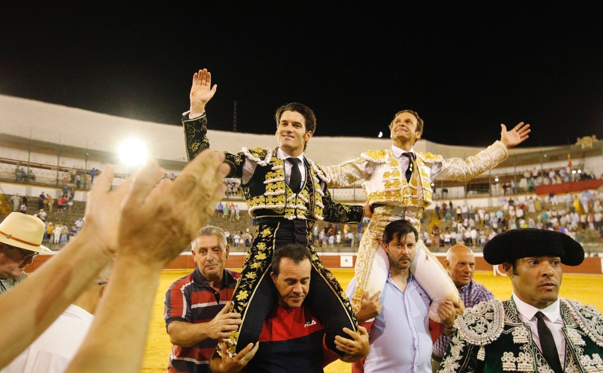 Puerta grande en Priego