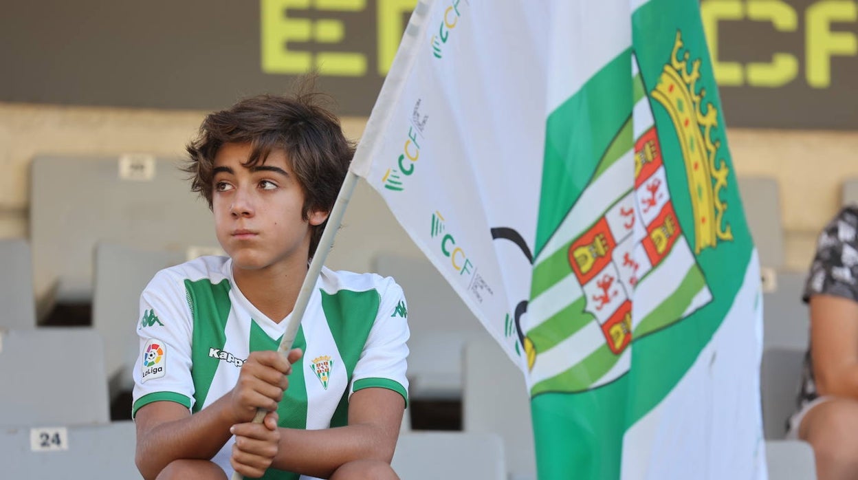 El fantástico ambiente en El Arcángel en el Córdoba CF - Fuenlabrada, en imágenes