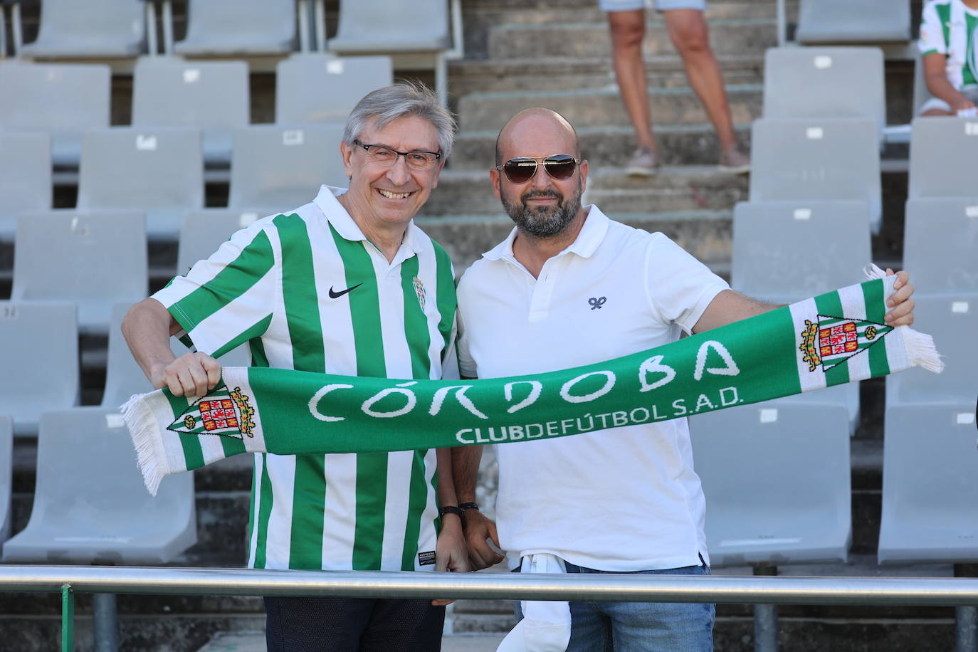 El fantástico ambiente en El Arcángel en el Córdoba CF - Fuenlabrada, en imágenes
