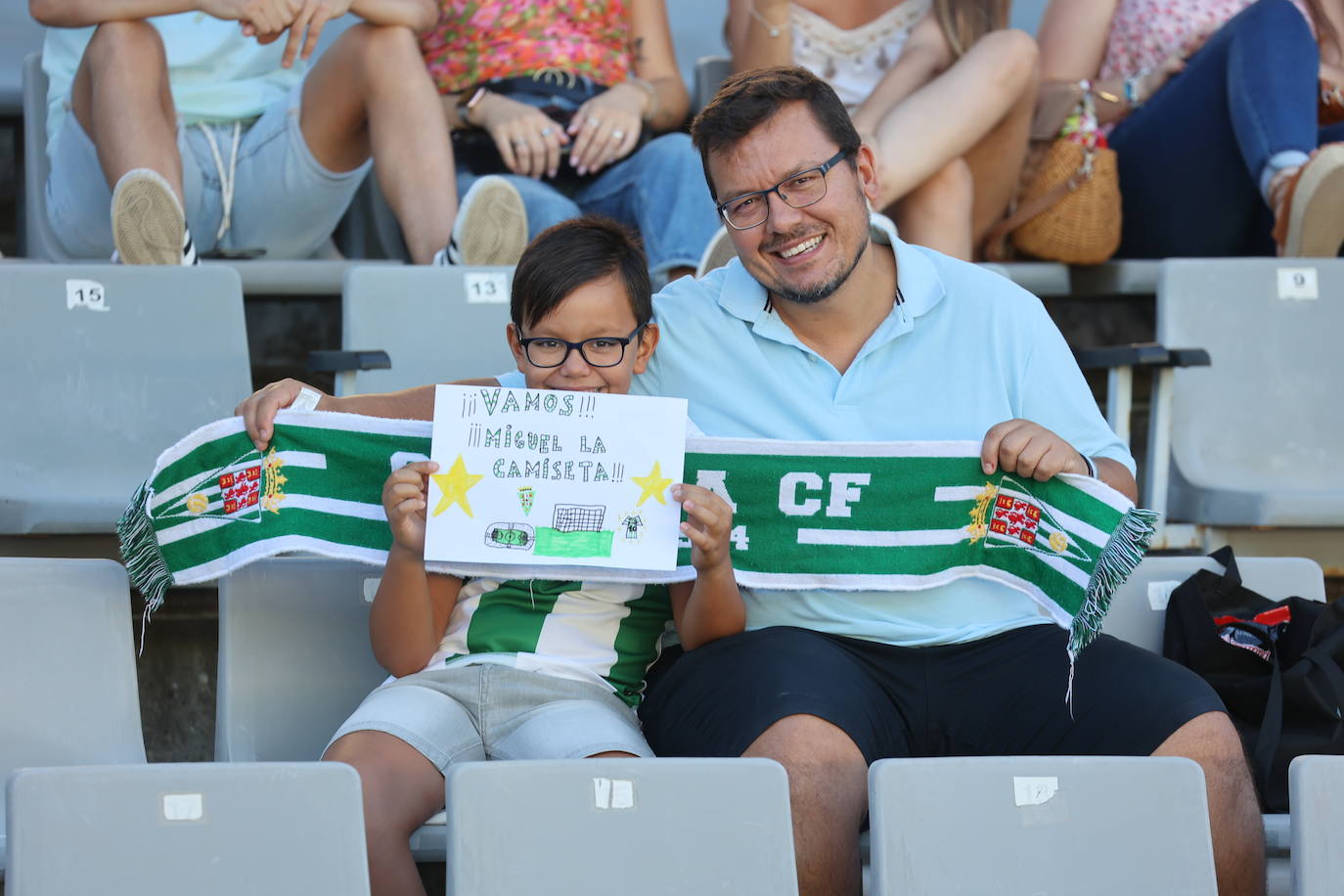 El fantástico ambiente en El Arcángel en el Córdoba CF - Fuenlabrada, en imágenes