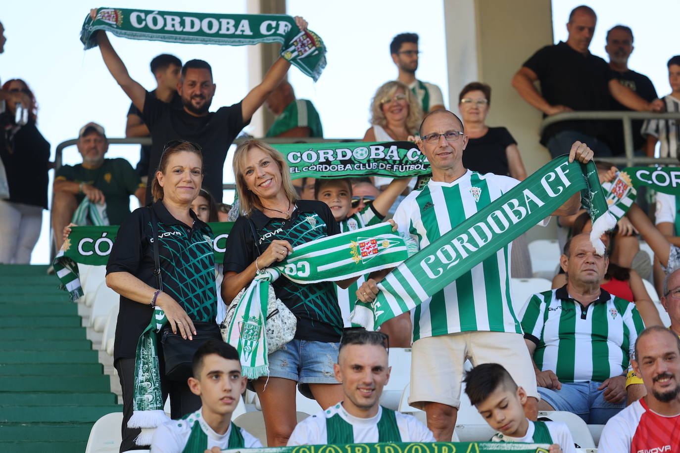 El fantástico ambiente en El Arcángel en el Córdoba CF - Fuenlabrada, en imágenes